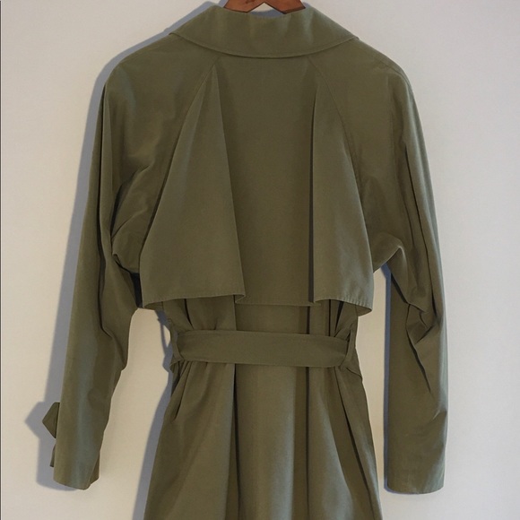 Burberry Trench Coat. Great condition - Picture 7 of 8